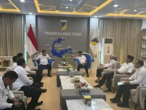 Kakanwil Ditjenpas Sulteng, Bagus Kurniawan, menjajaki penguatan kolaborasi lintas sektor bersama Gubernur Sulawesi Tengah, Anwar Hafid, dalam audiensi resmi di Kantor Gubernur, Rabu (23/7/2025).