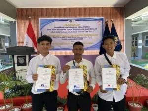 LPKA Kelas II Palu kini menunjukkan cahaya harapan yang nyata. Yoga, Arjuna, dan Amrin, mantan pelanggar hukum, kini jadi teladan usai lulus pendidikan kesetaraan Paket C setara SMA.