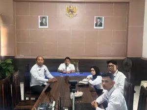 Kakanwil Ditjenpas Sulteng memberikan pengarahan secara daring kepada seluruh tim humas Unit Pelaksana Teknis (UPT) se-Sulawesi Tengah, Kamis (24/7/2025).
