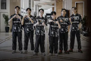 ONIC ID dan RRQ Hoshi, sukses memastikan tempat di babak playoff Mobile Legends Mid Season Cup (MSC) x Esports World Cup (EWC) 2025.