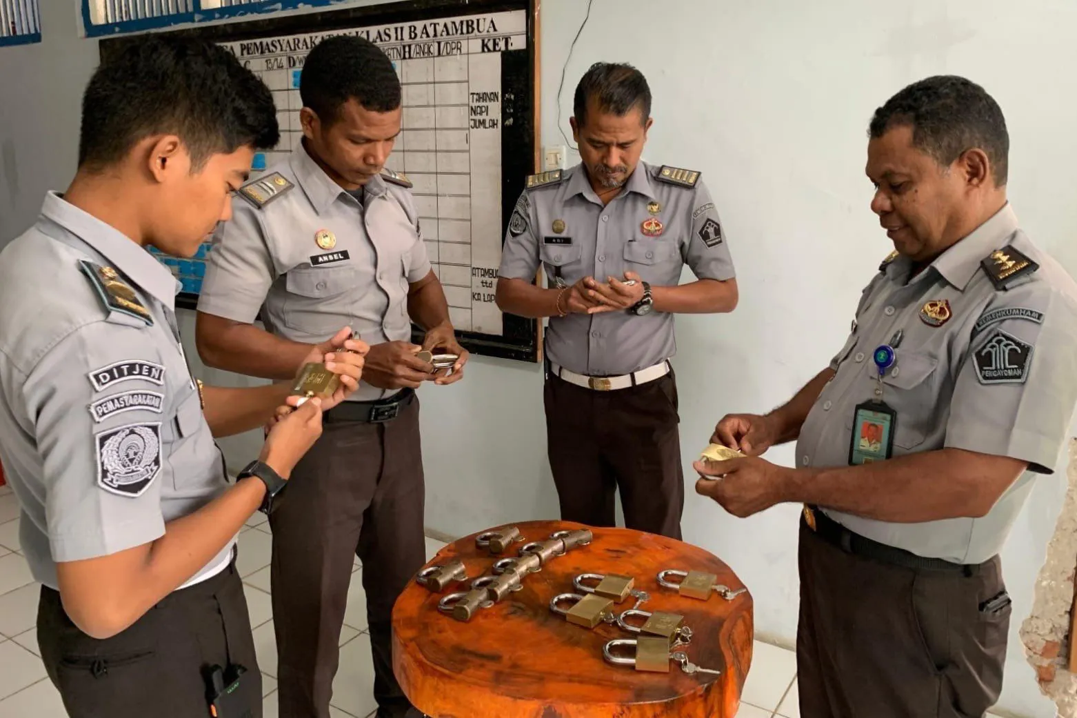Lapas Kelas IIB Atambua terus berupaya meningkatkan keamanan dan ketertiban di lingkungan lapas melalui langkah-langkah strategis.