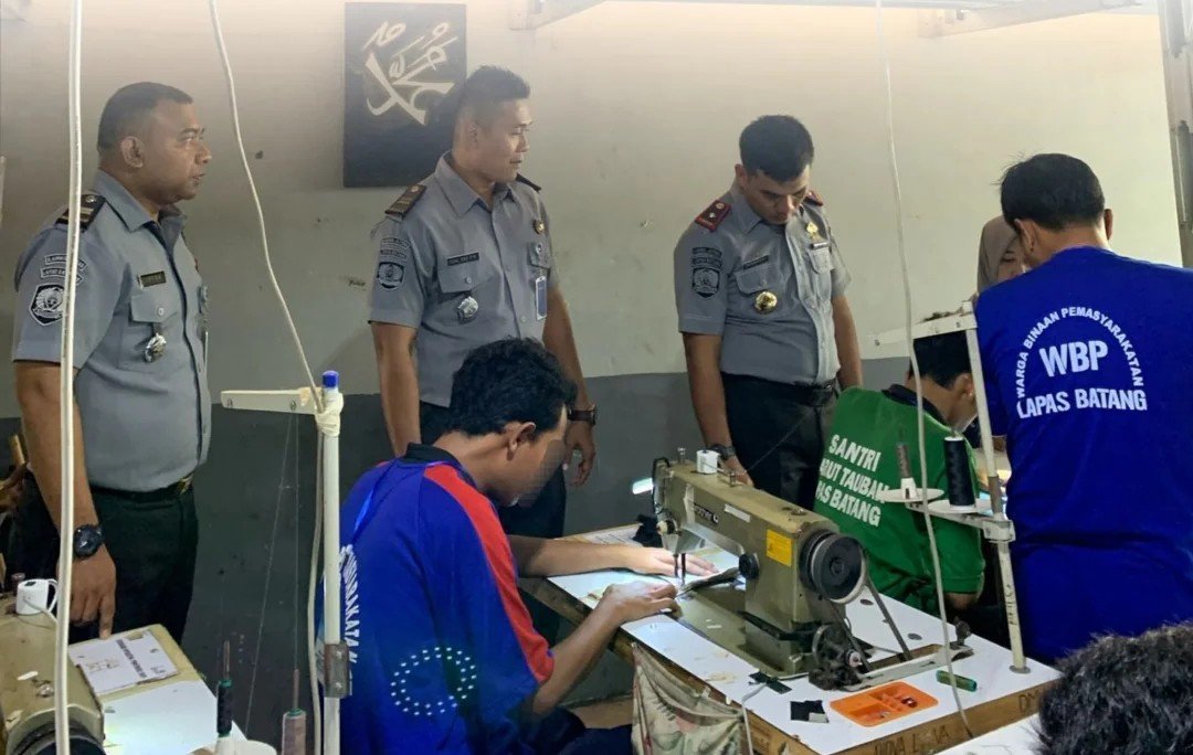 Lapas Batang dan DMA Collection Gelar Pelatihan Menjahit untuk Warga Binaan