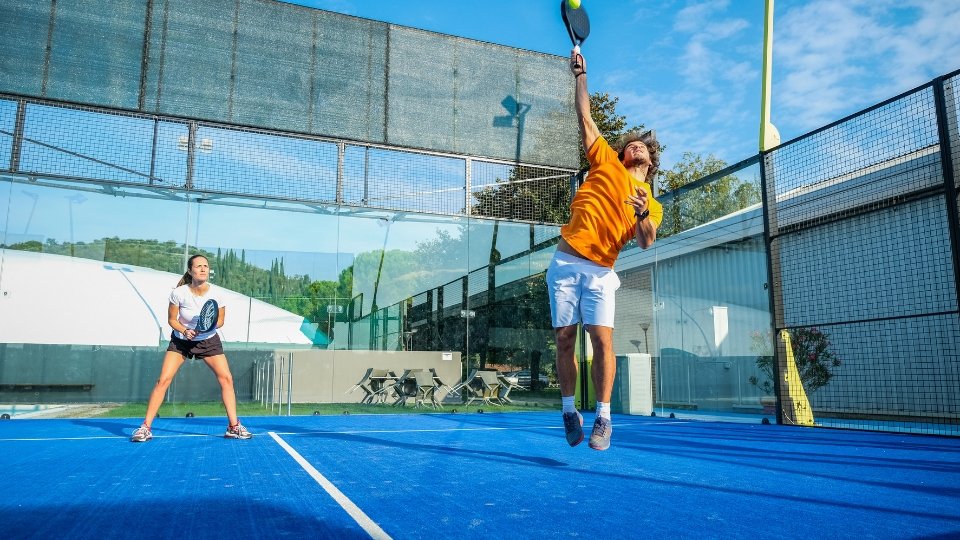 7 Tempat Main Padel di Jakarta, Fasilitas Lengkap dan Nayaman