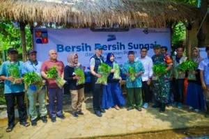 Pemkot Bogor Tanam 100 Pohon di Bantaran Ciliwung