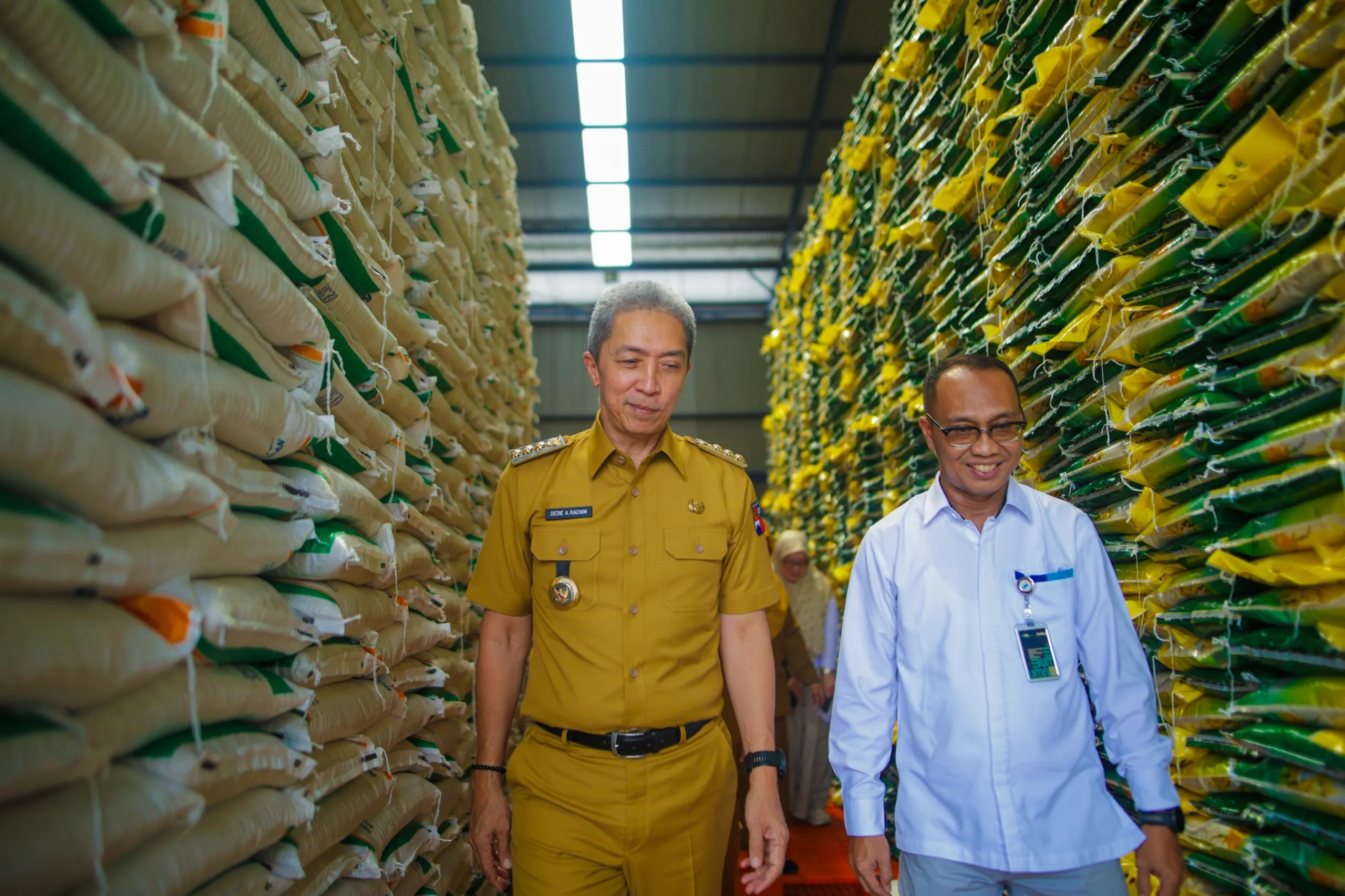 Wali kota Bogor Dedie Rachim Tinjau Gudang Bulog Bogor