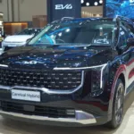 PT Kreta Indo Artha (KIA), pemegang merek Kia di Indonesia, turut menyajikan deretan mobil keluarga modern melalui Carnival Hybrid dan Carens di GIIAS 2025. (Dok.KIA)