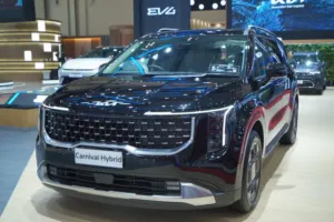 PT Kreta Indo Artha (KIA), pemegang merek Kia di Indonesia, turut menyajikan deretan mobil keluarga modern melalui Carnival Hybrid dan Carens di GIIAS 2025. (Dok.KIA)