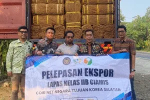 Lapas Kelas IIB Ciamis kembali melaksanakan ekspor perdana produk Coir Net ke Korea Selatan, Jumat (1/8) (Web.Lapas_Ciamis)