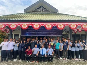 Kanwil Ditjenpas Sulteng gelar donor darah di Bapas Palu, Jumat (22/8/2025), bagian gerakan “Merdeka Peduli Sesama” bersama Imigrasi dan PMI. (Humas Ditjenpas Sulteng)