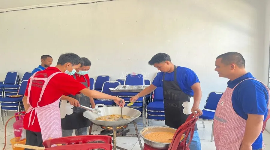 Pelatihan tata boga di Lapas Kelas IIB Muara Tebo hari ke-7 diisi praktik langsung agar warga binaan kuasai keterampilan aplikatif. (Web. Ditjenpas)