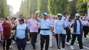 Suasana meriah warnai puncak HUT ke-80 Kemendagri di TMII, ribuan peserta ikut jalan sehat, bazar, dan pertunjukan budaya. (Dok. Istimewa)