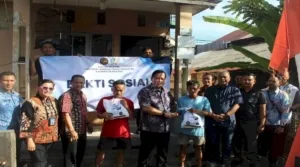 Kanwil Ditjenpas Kalsel gelar baksos 'Merdeka Peduli Sesama' sambut HUT ke-80 RI, dipimpin Kakanwil Mulyadi untuk bantu warga sekitar kantor. (Web Ditjenpas)