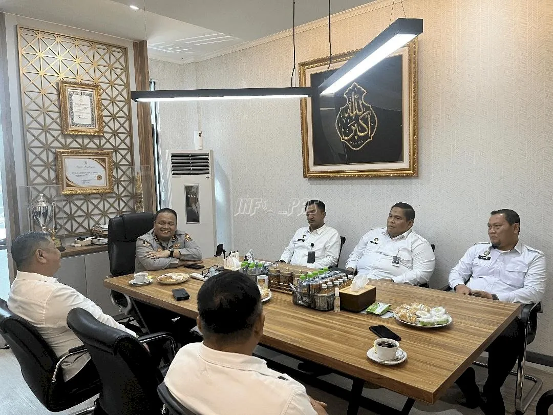 Kakanwil Ditjenpas Kaltim bersama jajaran melakukan koordinasi ke Kepolisian Resor Kota (Polresta) Samarinda, Selasa (19/8). (Web. Ditjenpas)