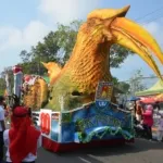 Sebanyak 91 mobil hias meriahkan karnaval HUT ke-80 Kemerdekaan RI di Kabupaten Cilacap, Sabtu 23 Agustus 2025. (Dok. Istimewa)