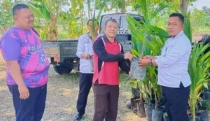 Lapas Jombang Tebar Ribuan Bibit Kelapa
