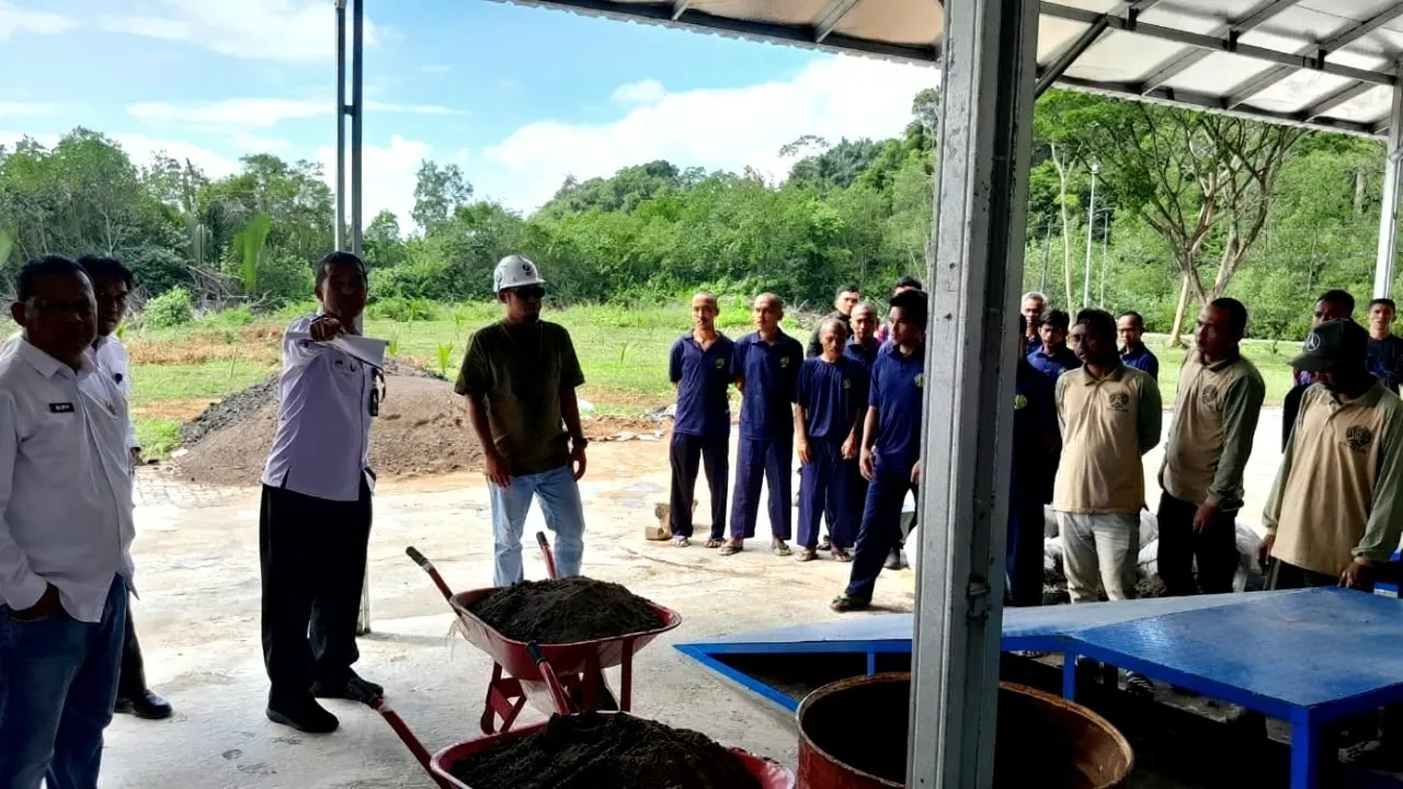 Lapas Nirbaya Gelar Pelatihan Pembuatan Paving Block & Batako