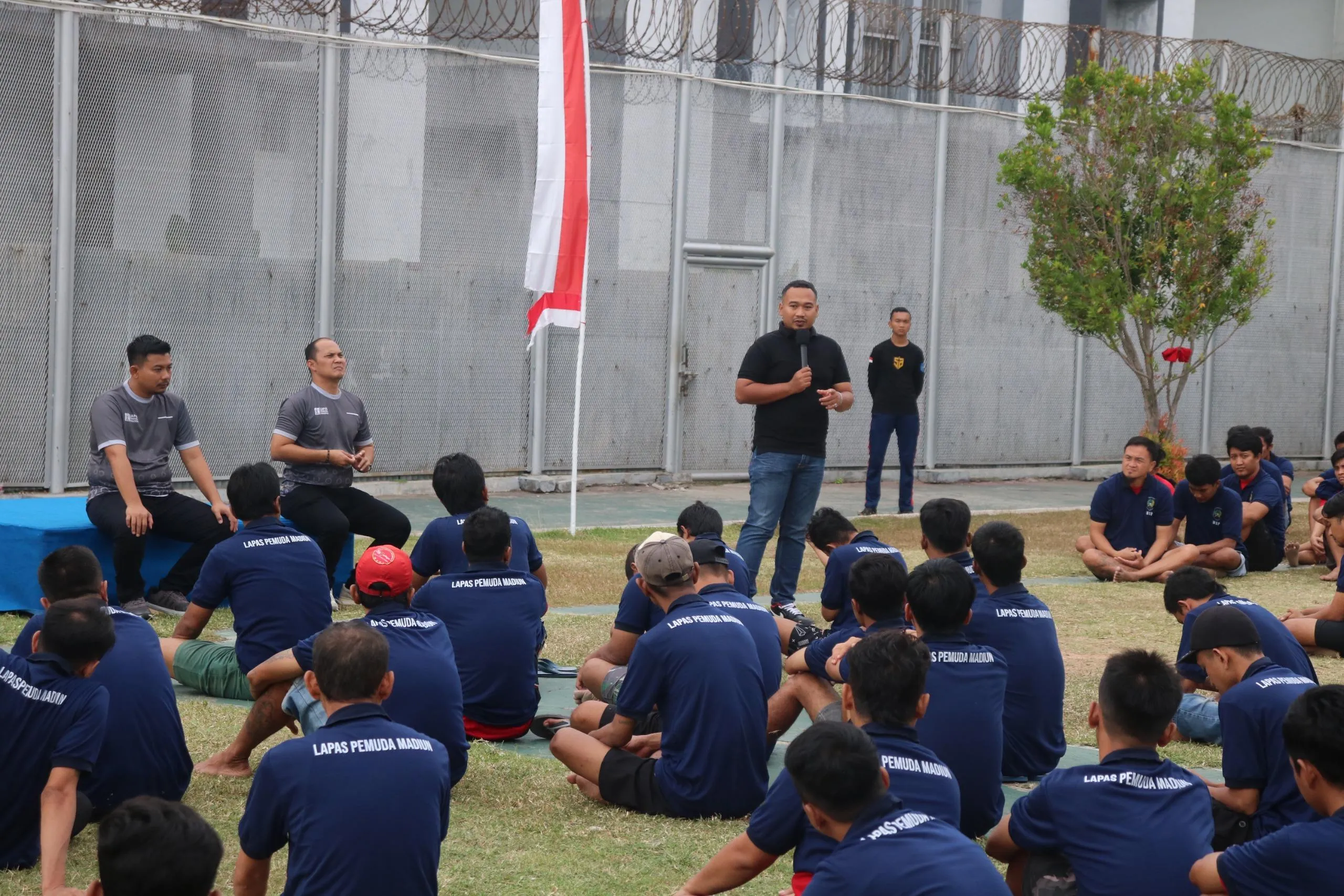 Lapas Pemuda Madiun Gelar “Sapa Warga, Sapu Masalah”