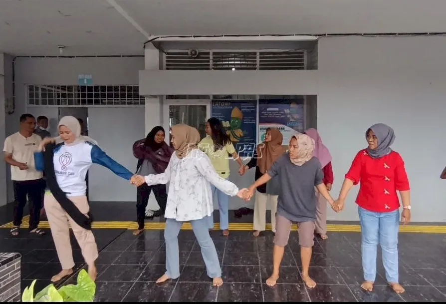 Peringatan HUT ke-80 RI di Lapas Tolitoli berlangsung meriah dengan lomba tradisional yang diikuti Dharma Wanita dan keluarga petugas. (Web. Ditjenpas)