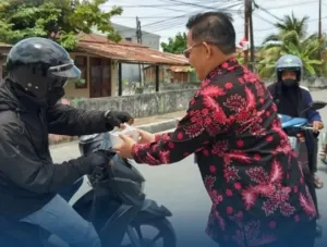 Lapas Luwuk Bagikan 25 Paket Makanan Gratis ke Masyarakat