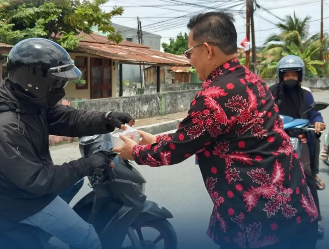 Lapas Luwuk Bagikan 25 Paket Makanan Gratis ke Masyarakat