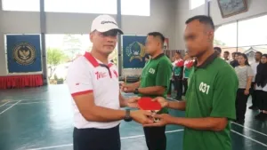 Lapas Kelas IIB Batang menggelar Apel Pembukaan Pekan Olahraga dan Seni (Porseni) Warga Binaan dalam rangka memperingati Hari Ulang Tahun ke-80 Kemerdekaan Republik Indonesia, Rabu (13/8). (Web Ditjenpas)