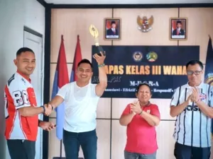 Lapas Kelas III Wahai tutup rangkaian HUT ke-80 RI dengan lomba nyanyi Mars Kemenimipas sebagai bentuk inovasi dan kecintaan terhadap institusi. (Web. Ditjenpas)