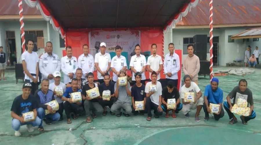 Lapas Kelas IIA Ternate sukses gelar Porsenap 2025 dalam rangka HUT ke-80 RI, ditutup dengan penyerahan hadiah oleh Kakanwil Ditjenpas Malut dan Kalapas Ternate, Rabu (20/8)