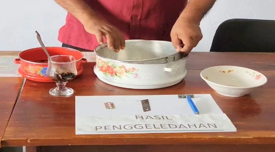 Lapas Kelas IIB Tual lakukan razia kamar hunian Warga Binaan, Kamis (28/8). (Web: Ditjenpas)