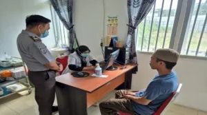 Rutan Kelas IIB Donggala gandeng Puskesmas gelar pemeriksaan kesehatan untuk Warga Binaan, sebagai upaya penuhi hak dasar dan pantau kondisi kesehatan, Jumat (15/8).c(Web Ditjenpas)