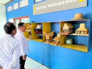Kakanwil Ditjenpas Kalsel mengunjungi Rutan Marabahan untuk memastikan layanan Pemasyarakatan berjalan optimal, Selasa (19/8). (Web Ditjenpas)