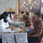 LPKA Kelas I Medan melaksanakan skrining Tuberkulosis (TBC) bagi seluruh Anak Binaan. Kegiatan ini di gelar di halaman Klinik LPKA Medan pada Selasa (26/8) sebagai langkah deteksi dini. (Web. Ditjenpas)