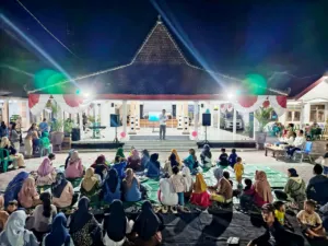 Peringatan HUT ke-80 RI di Desa Tukum dimeriahkan dengan acara Srawung Laisa di Balai Desa pada Minggu, 17 Agustus 2025. (Dok. Istimewa)