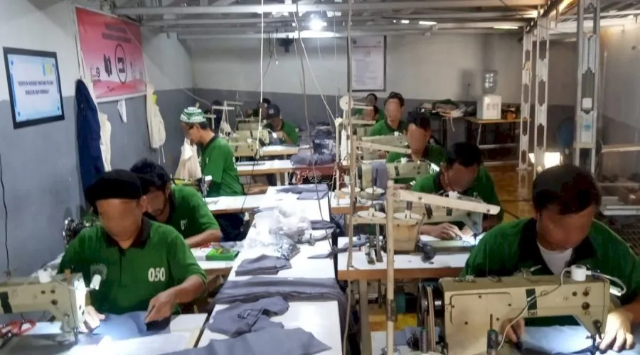 Warga Binaan Lapas Batang Antusias Jahit Pesanan Baju Koko