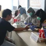 Lapas Kelas IIA Cibinong gelar layanan kesehatan gratis bagi pengunjung warga binaan dalam rangka HUT ke-80 Kemerdekaan RI, Sabtu, 23 Agustus 2025. (Humas Lapas Cibinong)