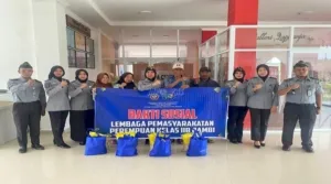 Lapas Perempuan Kelas IIB Jambi laksanakan bakti sosial (baksos) kepada warga sekitar lingkungan Lapas, Selasa (5/8). (Web_Ditjenpas)