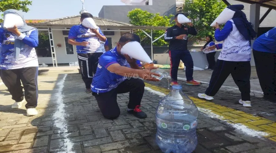 Sorak tawa dan semangat kebersamaan penuh makna menyemarakkan HUT ke-80 RI di halaman Bapas Pati, Kamis (14/8). (Web Ditjenpas)