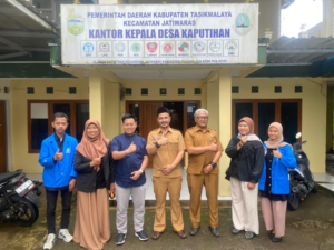 Tim PKM BIMA Kemendistek dari Universitas BSI (UBSI) Kampus Tasikmalaya menggelar kegiatan sosialisasi bertajuk 'Implementasi Sistem Informasi Geografis (SIG) Berbasis Partisipatif untuk Penguatan Tata Kelola Wilayah' di Desa Kaputihan, Kecamatan Jatiwaras, Kabupaten Tasikmalaya. (Dok.Yunio Achmad Dimyati)