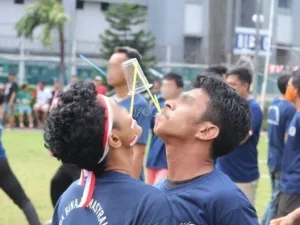 Lapas Kelas I Cipinang saat peringatan Hari Ulang Tahun (HUT) Ke-80 Republik Indonesia (RI) di gelar di lapangan utama, Kamis (14/8). (Web Ditjenpas)