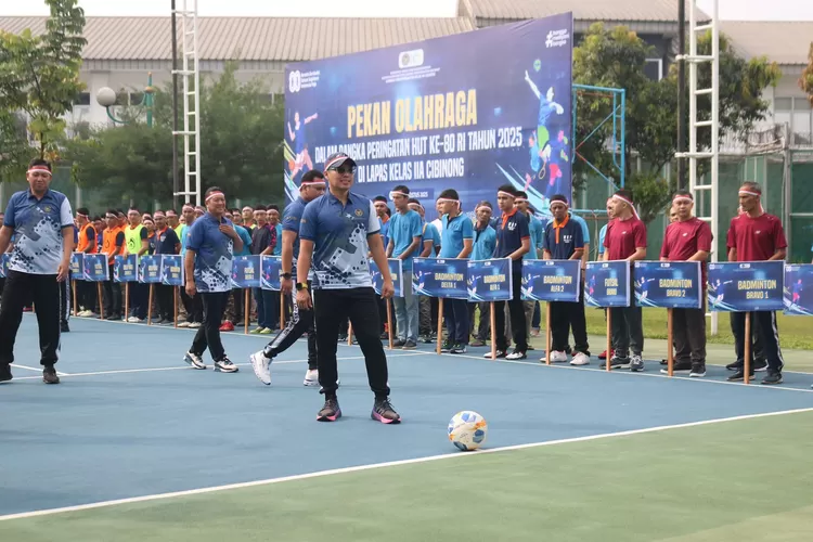 Pekan Olahraga HUT RI ke-80 Lapas Cibinong resmi di buka oleh Kepala Lapas Cibinong Wisnu Hani Putranto, Senin (11/8). (Dok.Lapas Cibinong)