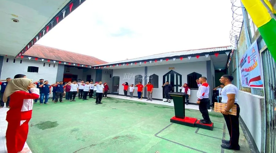 Lapas Kelas III Wahai menggelar lomba bertema "Tiga Hari Menuju Kemerdekaan" dalam rangka HUT ke-80 RI, dibuka oleh Kepala Lapas Tersih Victor Noya pada 14 Agustus di lapangan blok Lapas. (Web Ditjenpas)