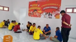 Lomba Catur dan Domino Meriahkan Porseni di Lapas Kelas III Namlea, Kamis (7/8). (Web_Ditjenpas)