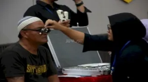 Lapas Kelas I Madiun menggelar bakti sosial pemeriksaan mata bekerja sama dengan My Optik Madiun, Senin (4/8). (Web.Ditjenpas)