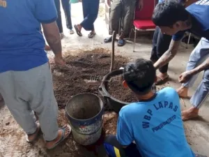 Lapas Purwokerto latih 20 warga binaan budidaya melon dengan bimbingan instruktur dari Dinas Pertanian Banyumas untuk kembangkan kemandirian. (Web Ditjenpas)