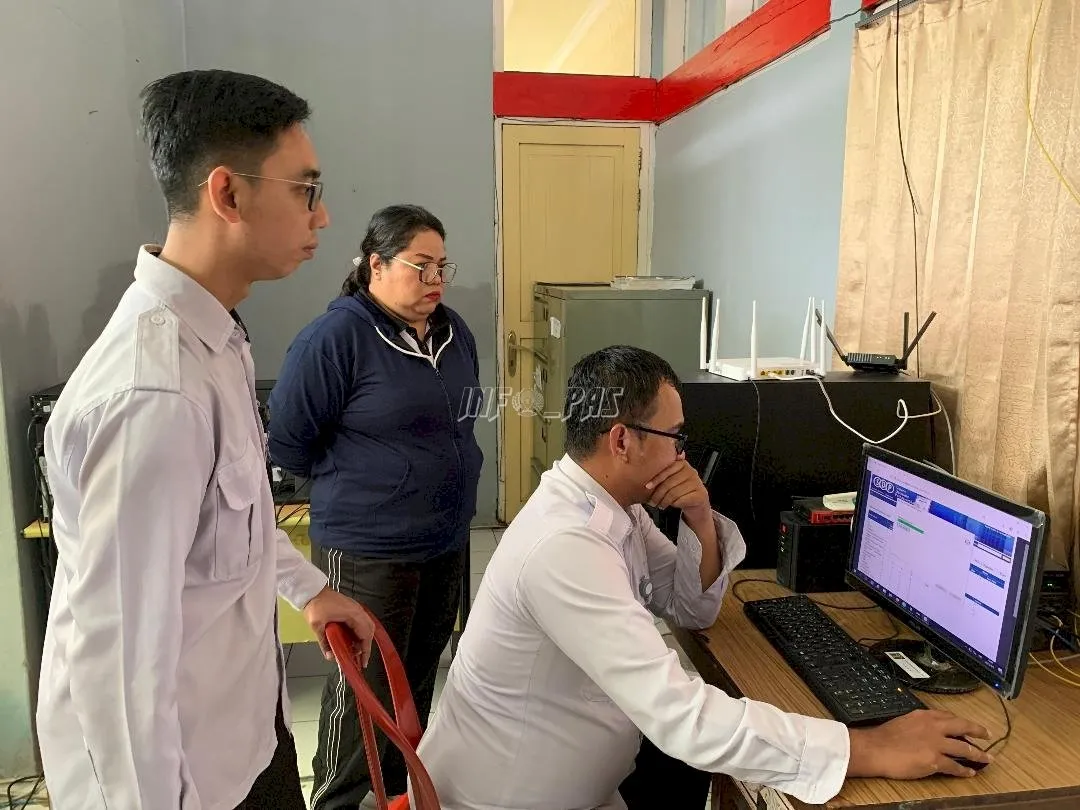 Tekforma Ditjenpas melakukan monitoring dan evaluasi (monev) terhadap implementasi Sistem Peradilan Pidana Terpadu Berbasis Teknologi Informasi (SPPT-TI) di seluruh Unit Pelaksana Teknis Pemasyarakatan di Kota Ambon, Rabu (6/8). (Web_Ditjenpas)