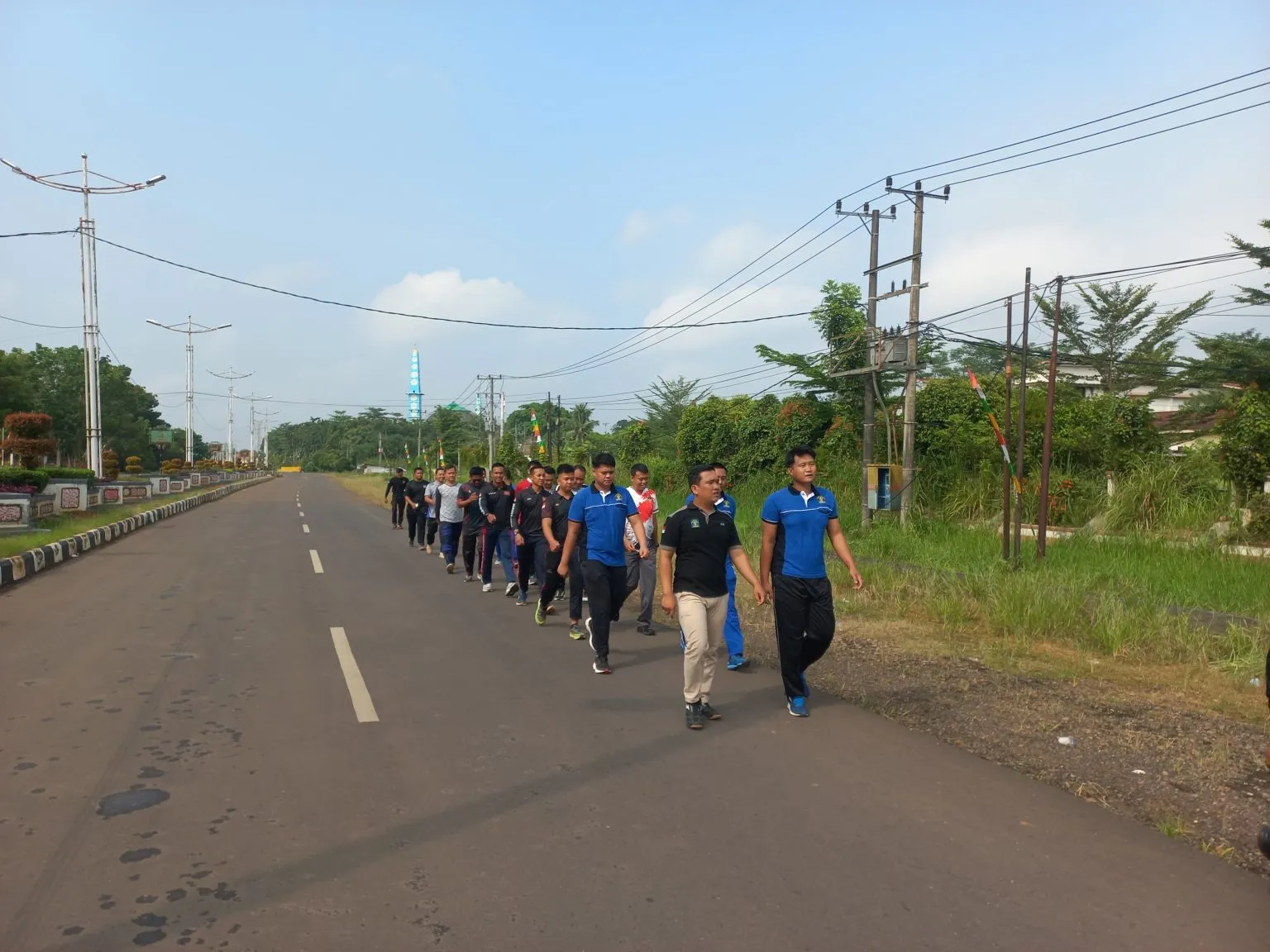 Lapas Narkotika Kelas IIA Muara Beliti melaksanakan kegiatan pembinaan fisik bersama Satuan Brimob Batalyon B Pelopor Lubuklinggau pada Sabtu (9/8/2025). (Dok.Istimewa)