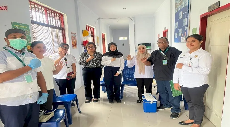 Lapas Perempuan Kelas III Ambon bekerja sama dengan Labkesmas Kota Ambon melakukan survei langsung di blok hunian warga binaan sebagai tindak lanjut sosialisasi dan skrining Tuberculosis (TBC). (Web Ditjenpas)