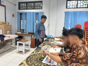 LPKA Kelas I Medan dan DAAI TV gelar pelatihan melukis bagi anak binaan di aula serbaguna, Senin (15/09/25). (Dok: Humas LPKA Medan)