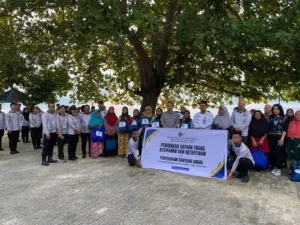 Lapas Perempuan Palu dan Kanwil Ditjenpas Sulteng salurkan bansos kepada warga Desa Boneoge, Donggala, 19/09. (Dok: Humas Lapas Perempuan Palu)