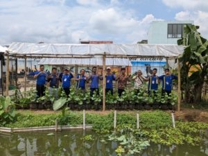 Lapas Kelas IIA Purwokerto bersama Dinas Pertanian Banyumas gelar pelatihan budidaya melon bagi warga binaan, Jumat (19/9). (Dok: Humas Lapas Purwokerto)