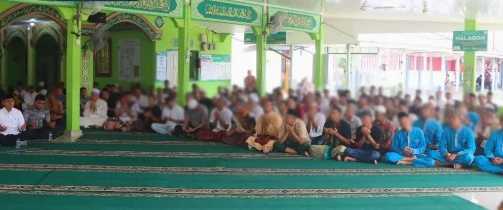 Lapas Kelas IIA Jambi melaksanakan kegiatan doa bersama yang melibatkan seluruh pegawai dan warga binaan, Senin (1/9/2025). (Dok: Humas Lapas Jambi)